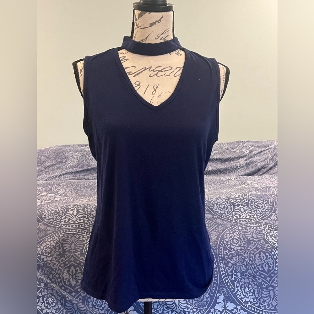 NEW No Boundaries blue choker neckline tank top with keyhole front. Size XL